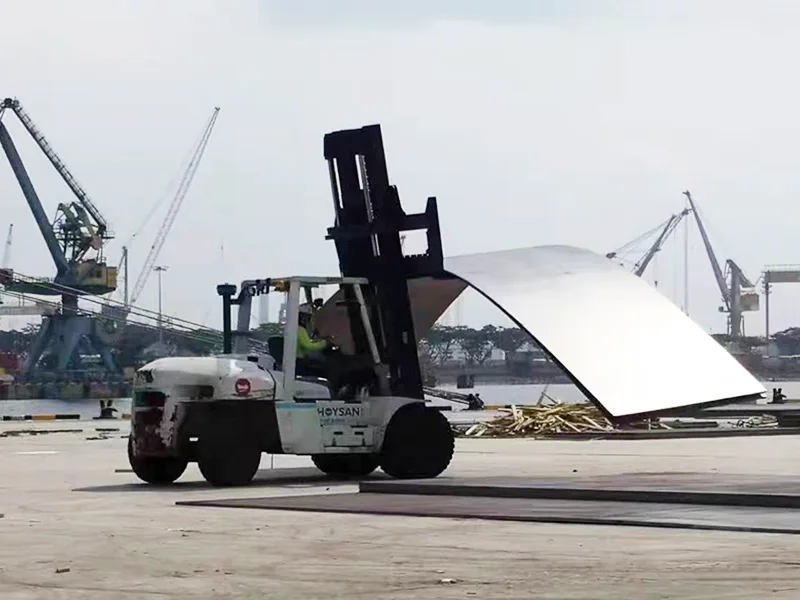 ポートトレーラー用ソリッドタイヤ 12.00-20